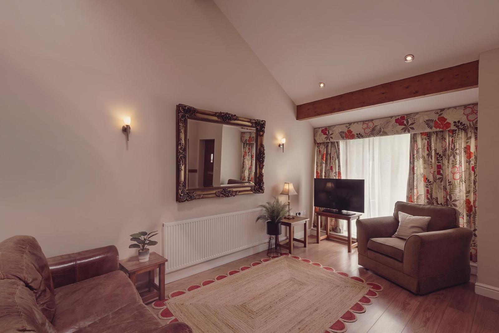 Longlands Inn & Cottages カーンフォース エクステリア 写真 The interior of a typical cottage at the resort