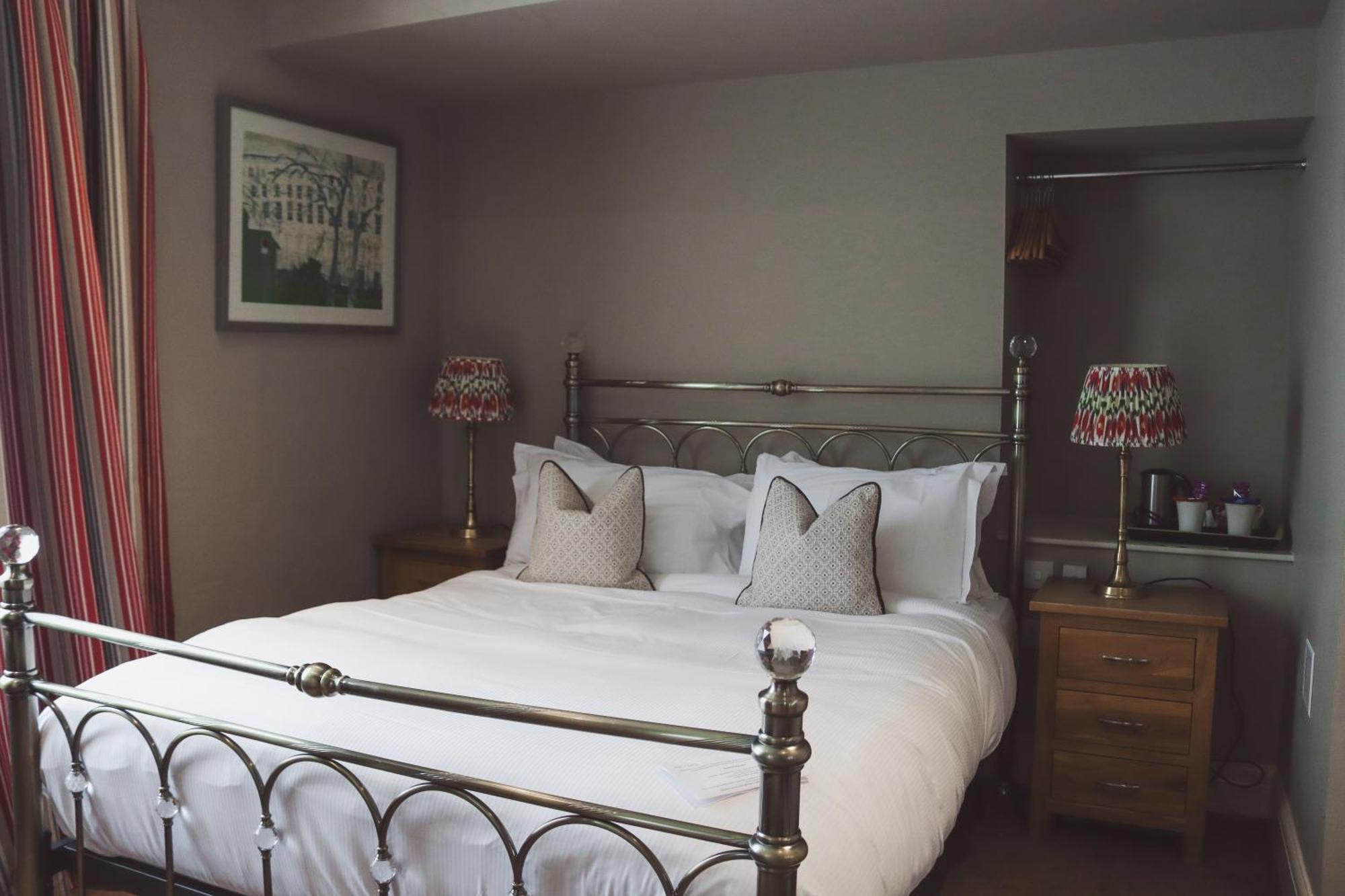Longlands Inn & Cottages カーンフォース エクステリア 写真 A bedroom at The Old parsonage