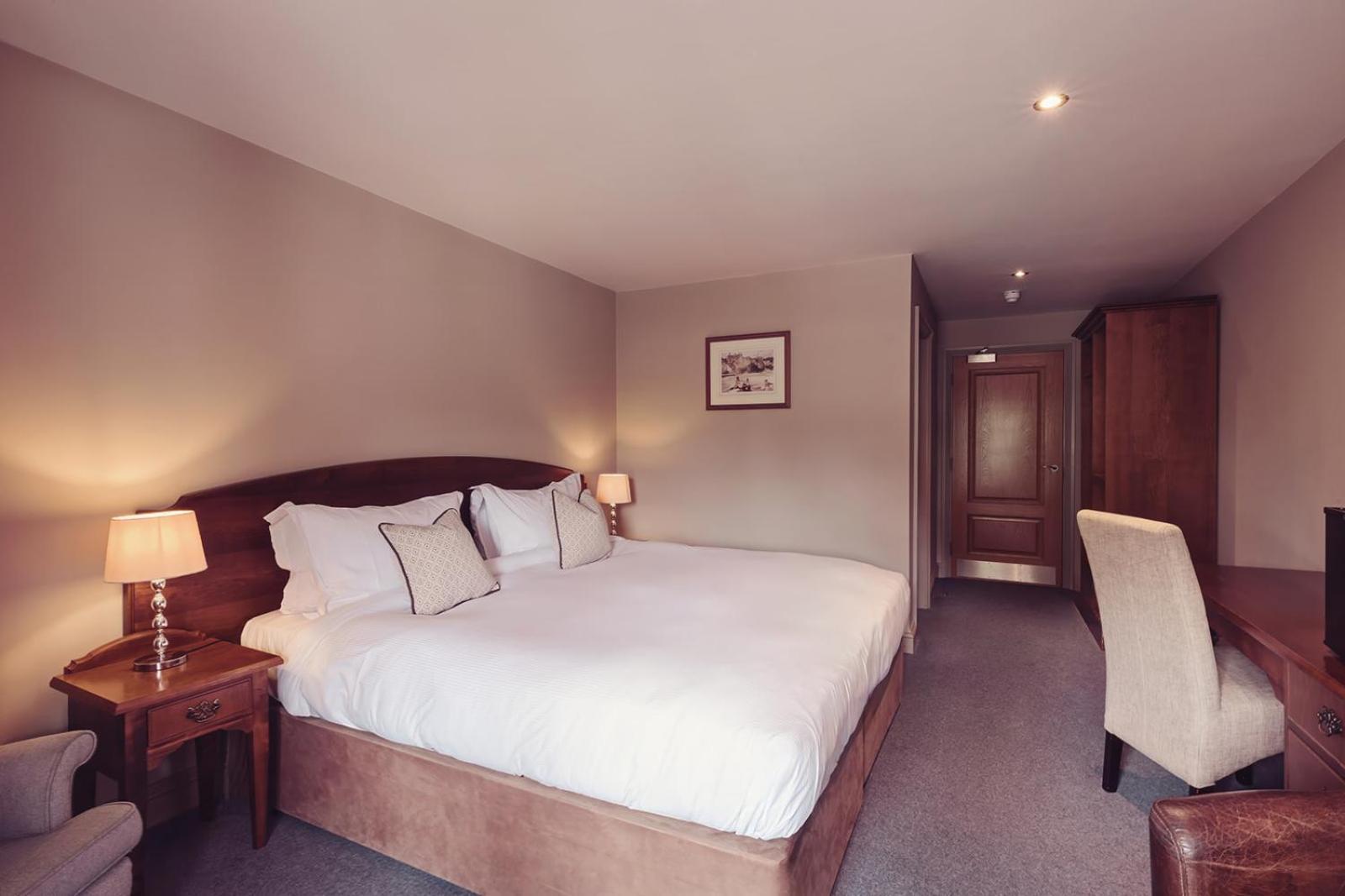 Longlands Inn & Cottages カーンフォース エクステリア 写真 A bedroom at the hotel