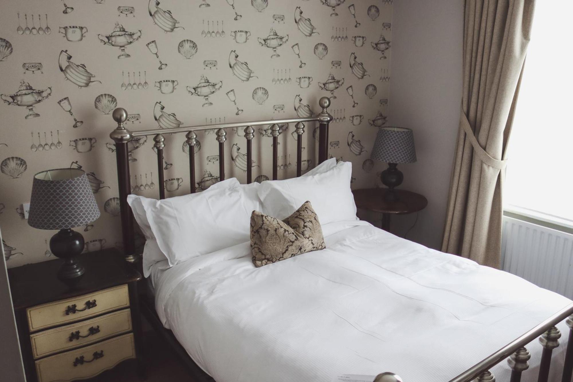 Longlands Inn & Cottages カーンフォース エクステリア 写真 A bedroom at the hotel