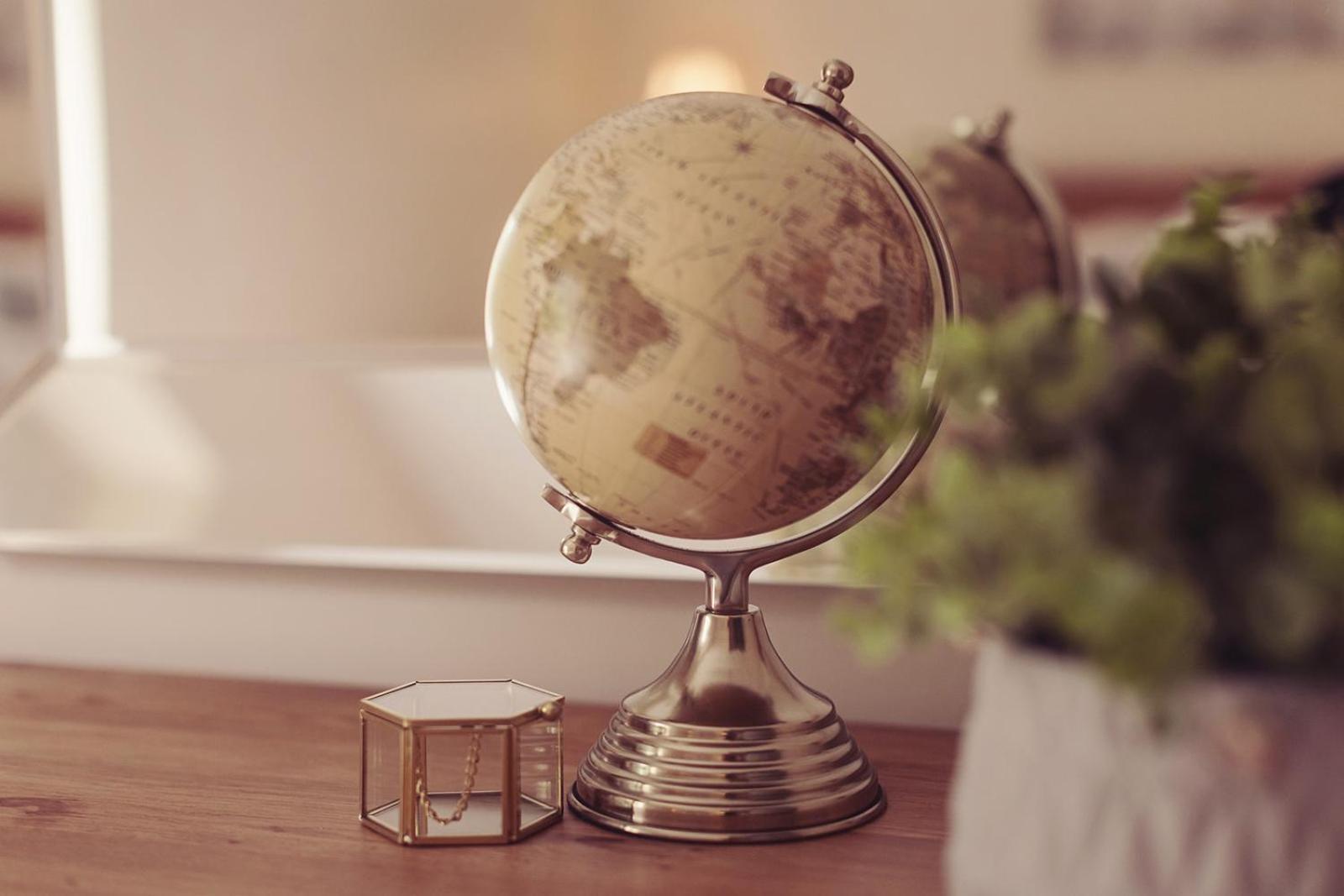 Longlands Inn & Cottages カーンフォース エクステリア 写真 A globe
