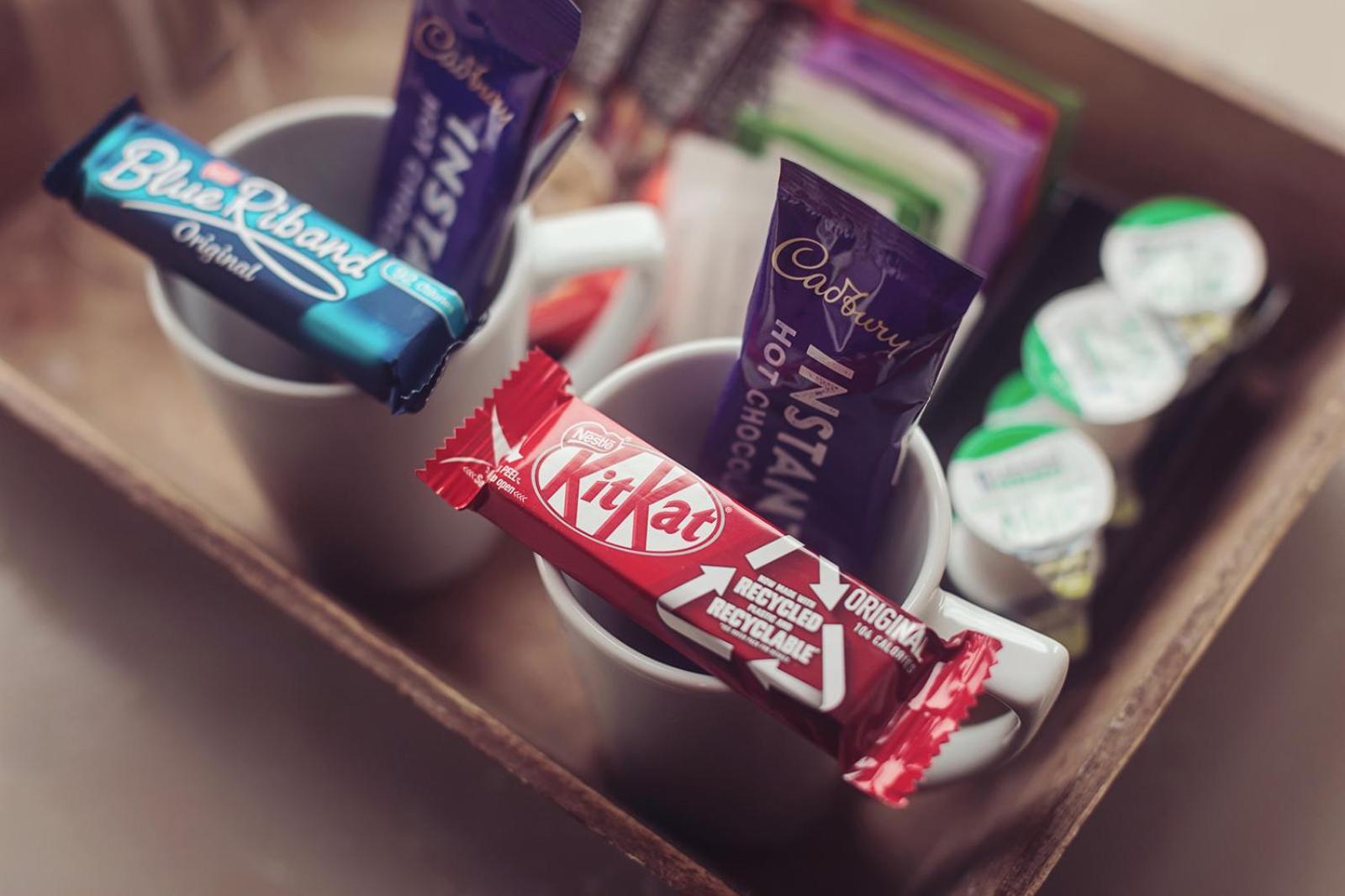 Longlands Inn & Cottages カーンフォース エクステリア 写真 KitKat, Quality Street and After Eight