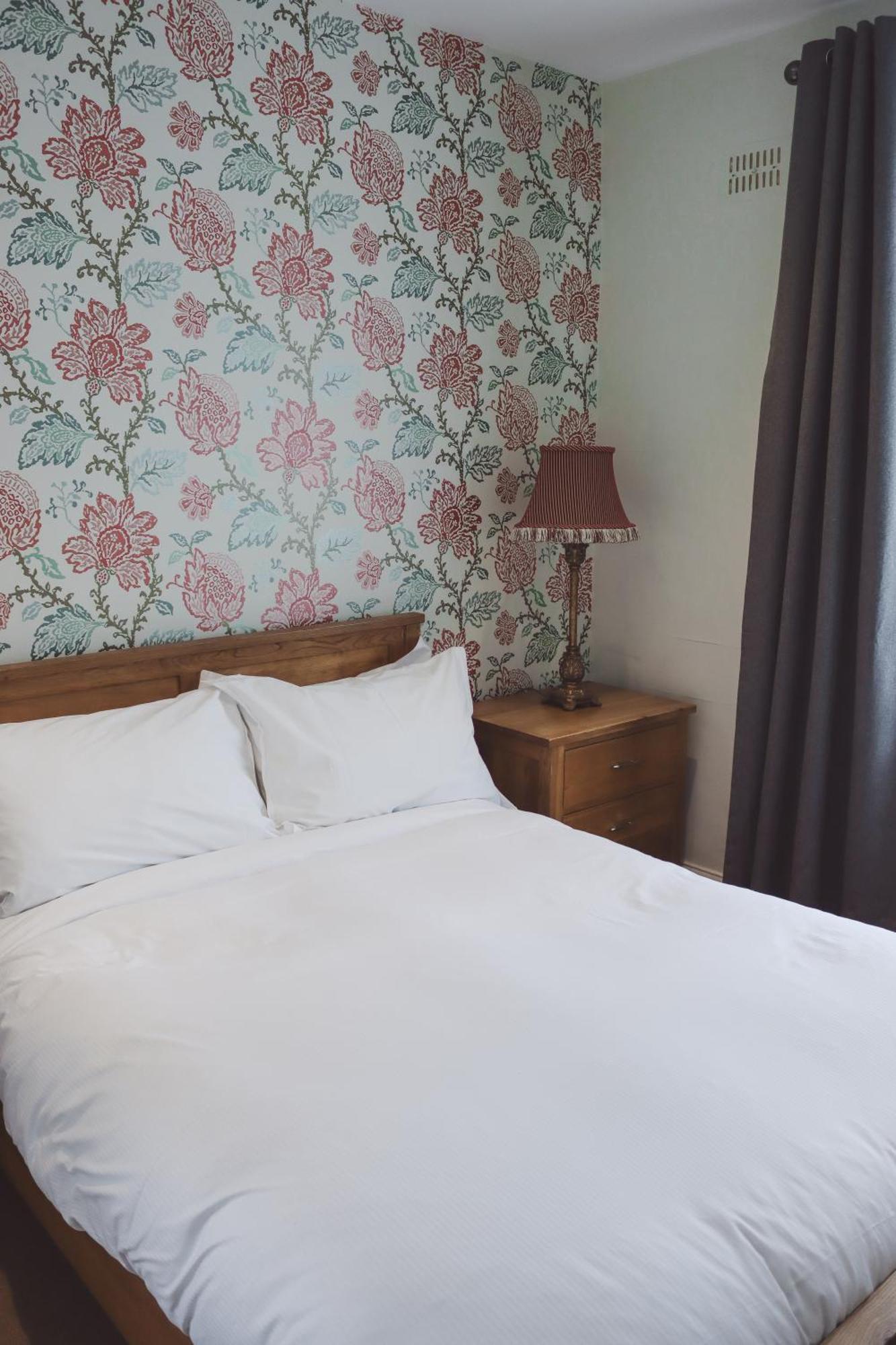 Longlands Inn & Cottages カーンフォース エクステリア 写真 A bedroom at the hotel