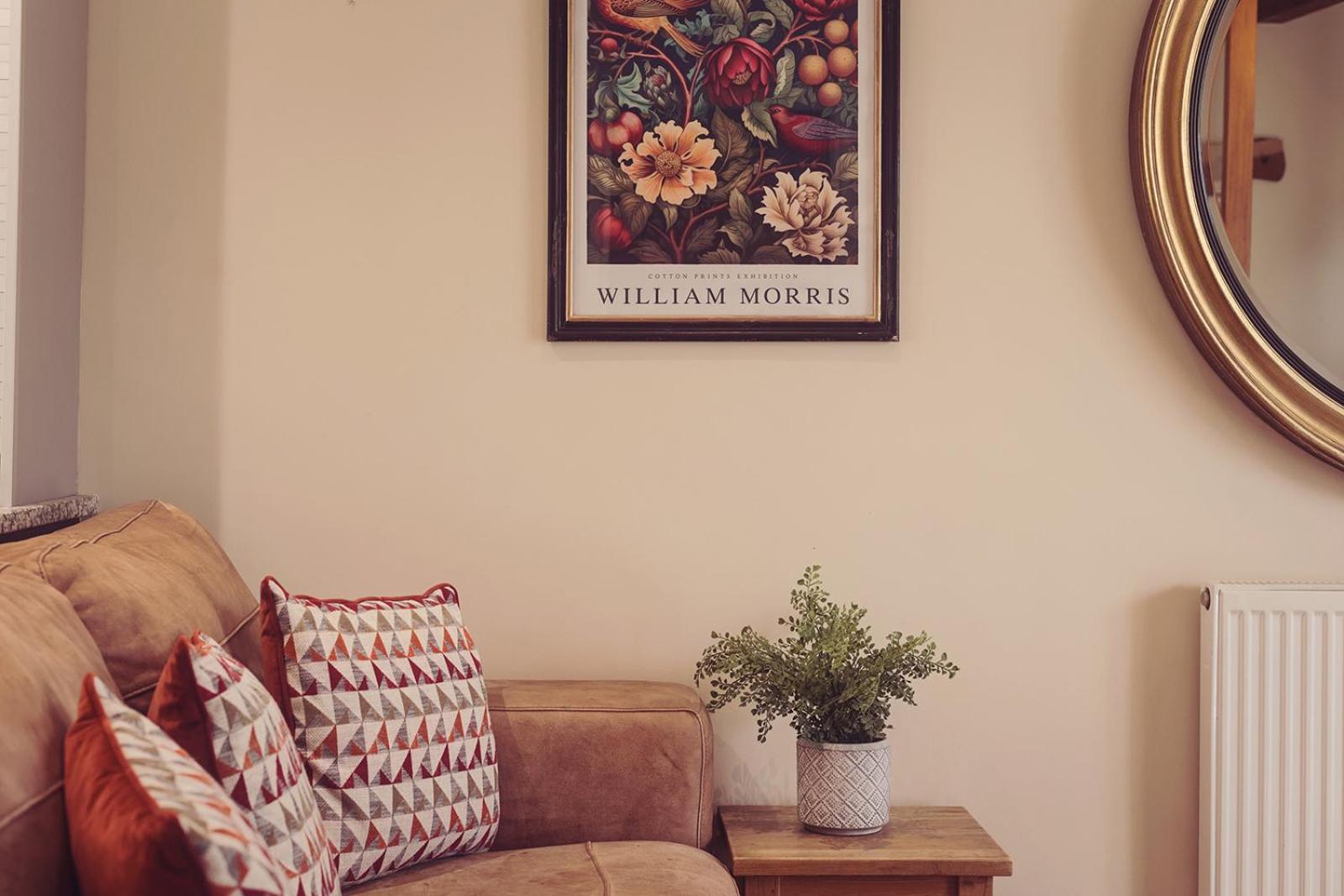 Longlands Inn & Cottages カーンフォース エクステリア 写真 A William Morris print
